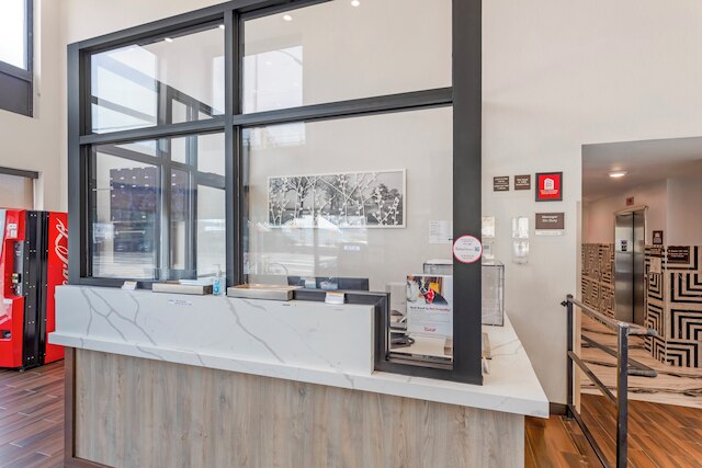 レッド ルーフ プラス+ ブルックリン - 3rd アベニュー