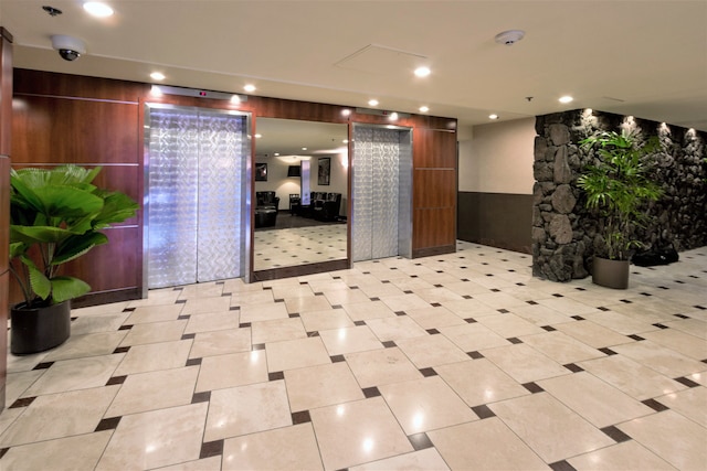 マリン サーフ バイ トロピカル エスケープス リアルティ