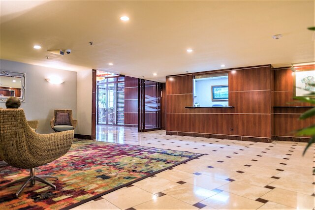 マリン サーフ バイ トロピカル エスケープス リアルティ