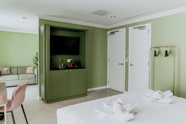 キング チャールズ オテル