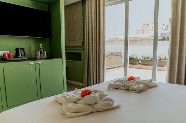 キング チャールズ オテル