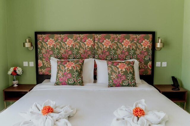 キング チャールズ オテル