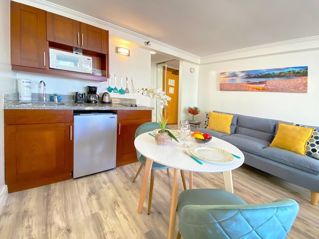 バンブー ホテル ウィズ プール アクセス