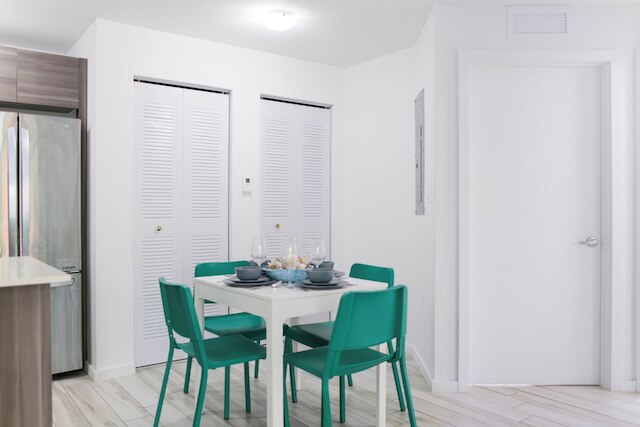 スタイリッシュ ステイ バイ ウィンウッド & ビスケイン ベイ