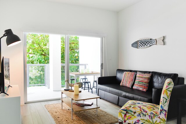 スタイリッシュ ステイ バイ ウィンウッド & ビスケイン ベイ