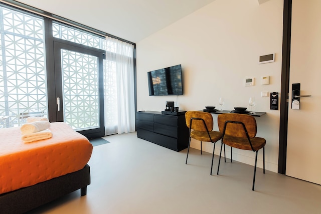 アルファベット アパートメンツ ブレデ ヒレダイク