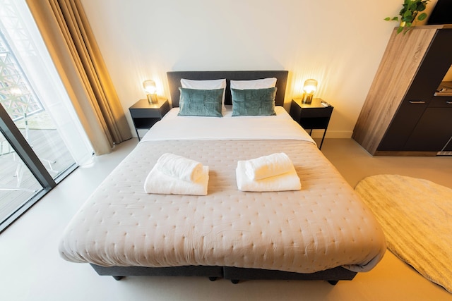 アルファベット アパートメンツ ブレデ ヒレダイク