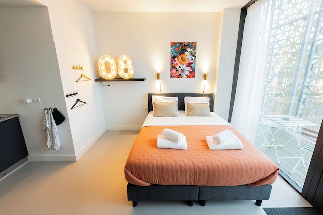 アルファベット アパートメンツ ブレデ ヒレダイク