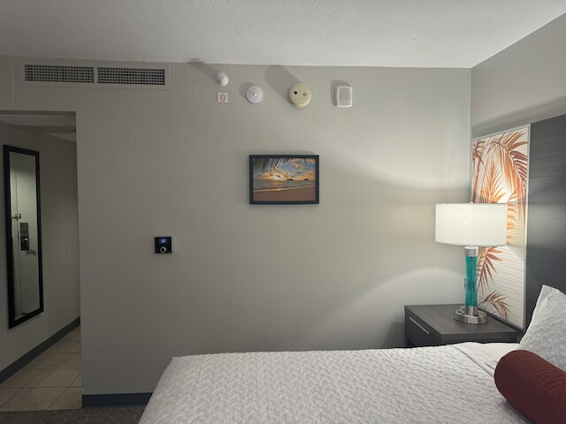 パームス アット ワイキキ バイ トロピカル エスケープス