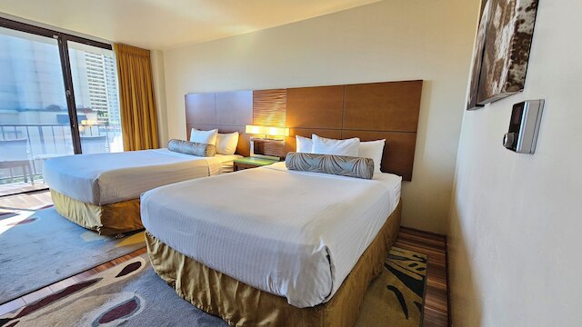 パームス アット ワイキキ バイ トロピカル エスケープス