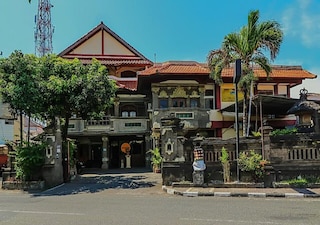 ホテル チャンドラ アディグラハ