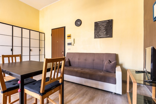 ブラックサンド スタジオ バイ ワンダフル イタリー