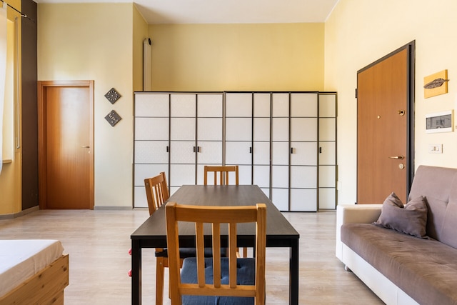 ブラックサンド スタジオ バイ ワンダフル イタリー