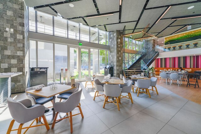 コンド ウィズ シティビューズ イン ダウンタウン マイアミ