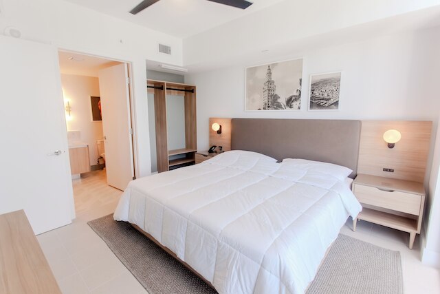 ラグジュリアス ダウンタウン エスケープ