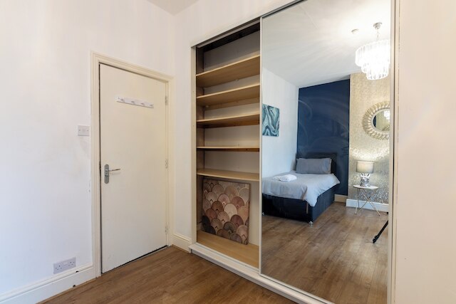 サルフォードシティ オアシス - スペーシャス 4 ベッドルーム ハウス