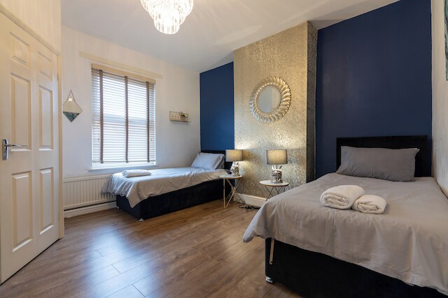 サルフォードシティ オアシス - スペーシャス 4 ベッドルーム ハウス