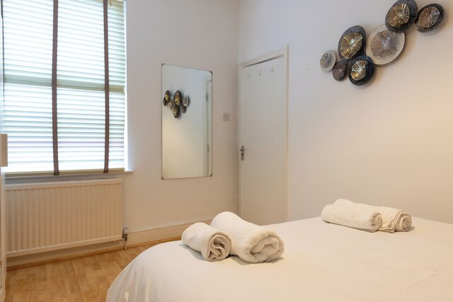 サルフォードシティ オアシス - スペーシャス 4 ベッドルーム ハウス