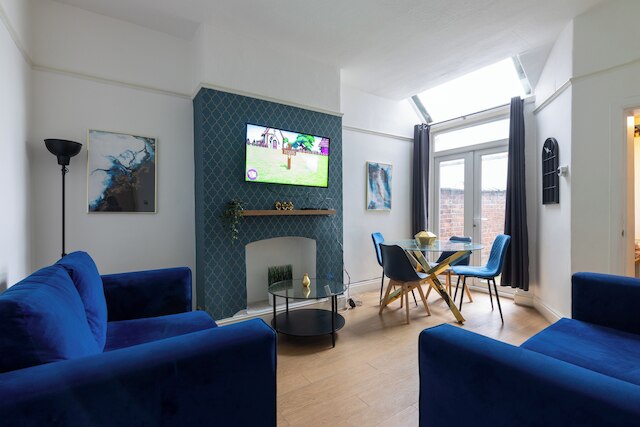 サルフォードシティ オアシス - スペーシャス 4 ベッドルーム ハウス