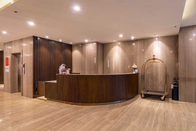 ニャット ハ ラヴィッシュ ホテル