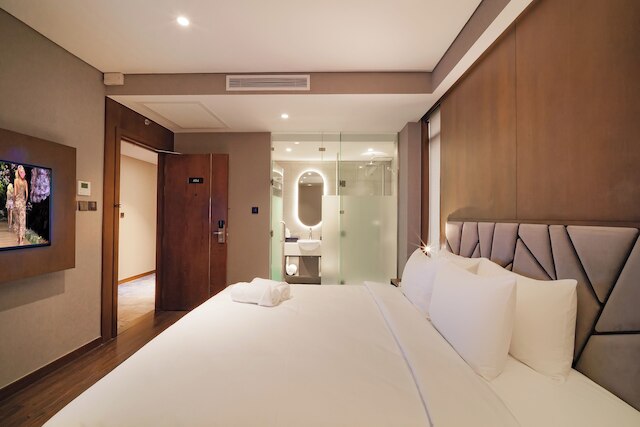 ニャット ハ ラヴィッシュ ホテル