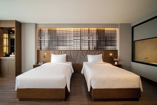 ニャット ハ ラヴィッシュ ホテル