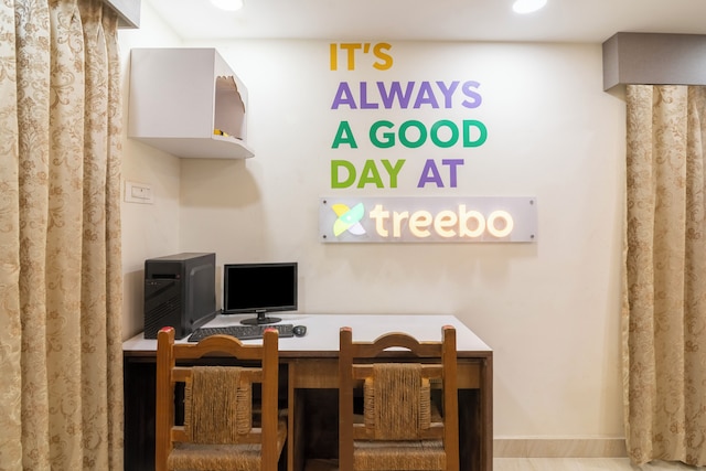 ツリーボ ペタルス スイーツ & バンケット - ニュー タウン