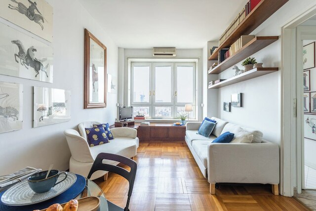 セントロ ピアッツァーレ ビアンカマーノ - ルミノーソ ビロカーレ イン