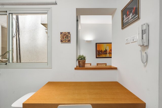 シック ブライト アーバン エスケープ バイ シー アンド レント