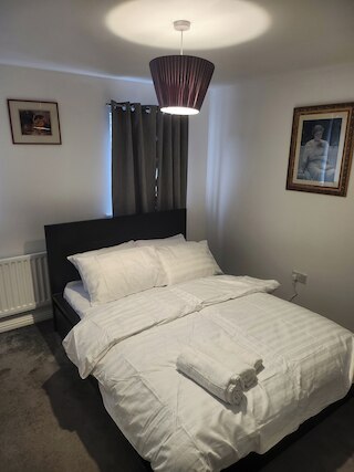 シティ センター - 2 ベッドルームズ - ペット フレンドリー - ガーデン