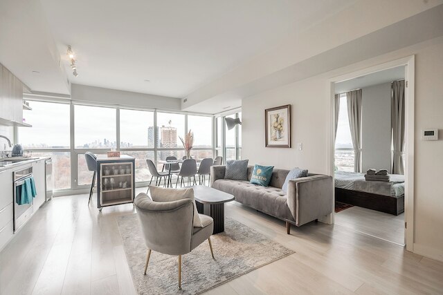 グローバルステイ モダン ソニック ウェイ コンドス