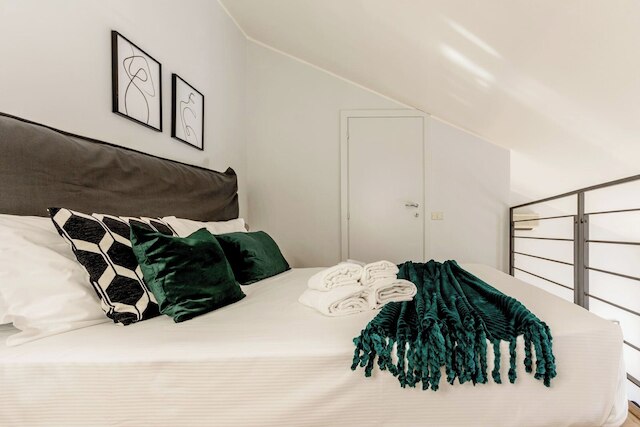 セントロ ヴィコロ フィオリ - モダン スプリット レベル アパートメント