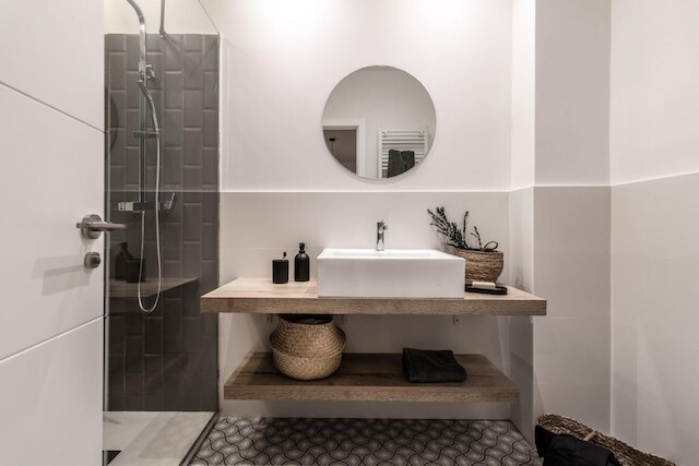 バザ - 3 ベッドルームズ アンド オフィス イン トラファルガー