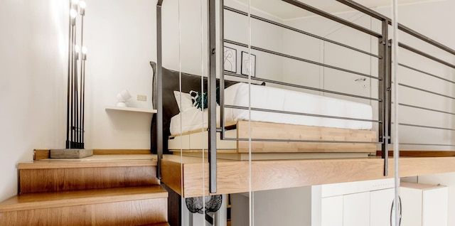 モダン スプリット レベル アパートメント