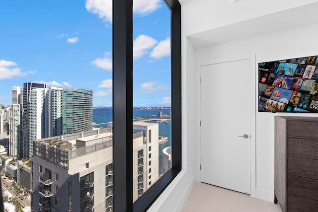 エクスクルーシブ 48th フロア コンド イン マイアミ