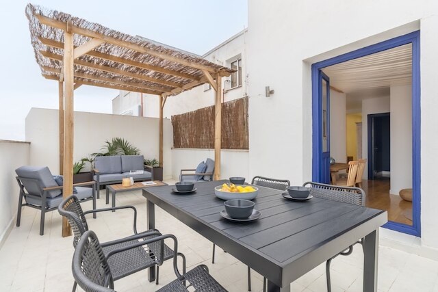 ペリッサ - 2 ベッドルームズ アンド テラス イン トラファルガー