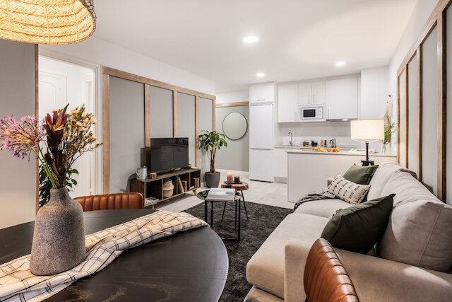 ベラルディ - 1 ベッドルーム アンド シェアード プール イン トラファルガー