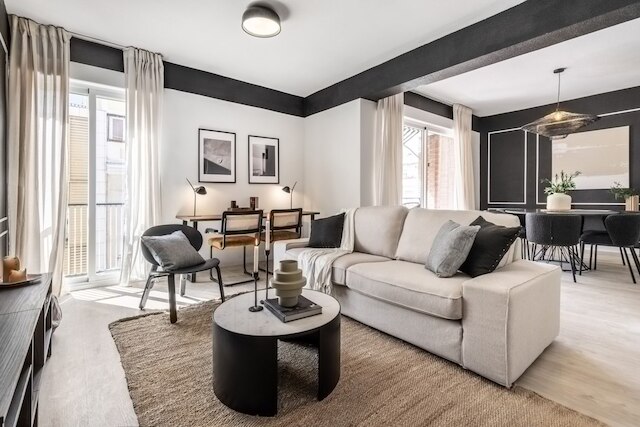 アロンソ - 3 ベッドルームズ ウィズ テラス イン リオス ロサス