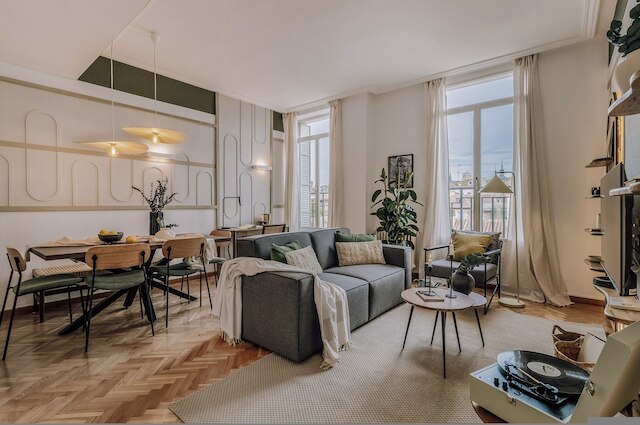 チッチ - 2 ベッドルームズ アンド バルコニー イン パラシオ