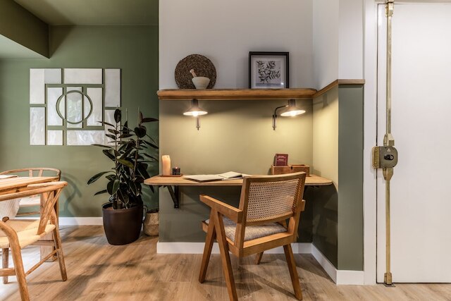 ルケ - 3 ベッドルームズ アンド バルコニー イン リスタ