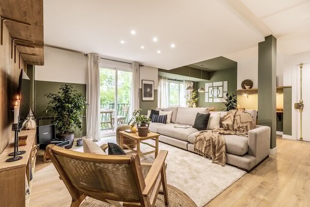 ルケ - 3 ベッドルームズ アンド バルコニー イン リスタ