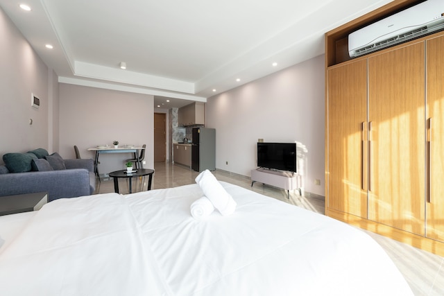 TK スター コンド バイ ソーベン ホームズ