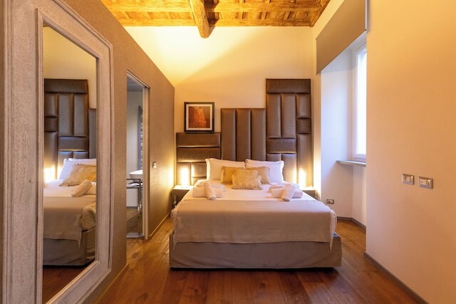 フォンターナ ディ トレヴィ ローマ ラグジュアリー スイート