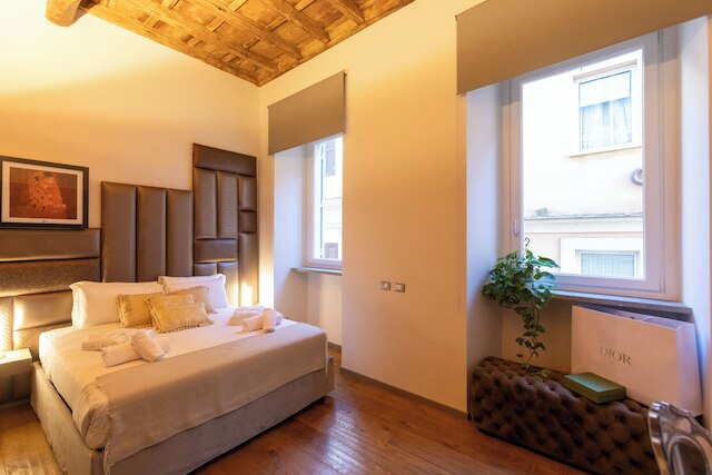 フォンターナ ディ トレヴィ ローマ ラグジュアリー スイート