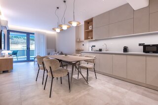 フェードラス リビング アテネ レジデンス ゴールデン