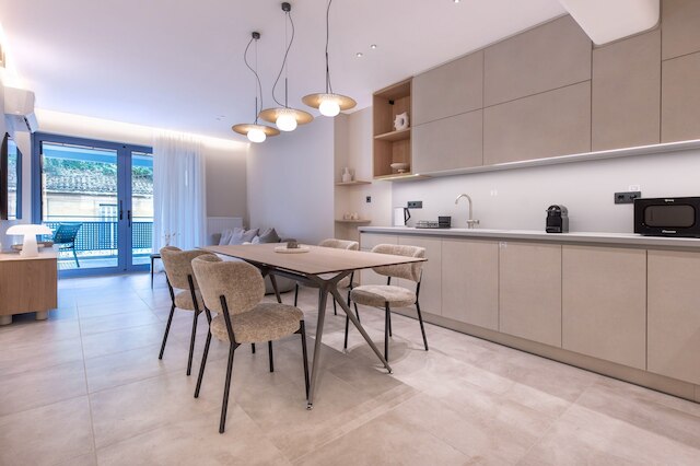 フェードラス リビング アテネ レジデンス ゴールデン