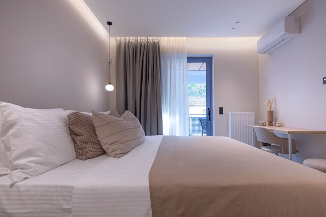 フェードラス リビング アテネ レジデンス ゴールデン