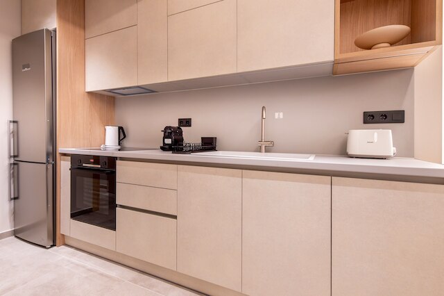 フェードラス リビング アテネ ラグジュアリー レジデンス アイボリー