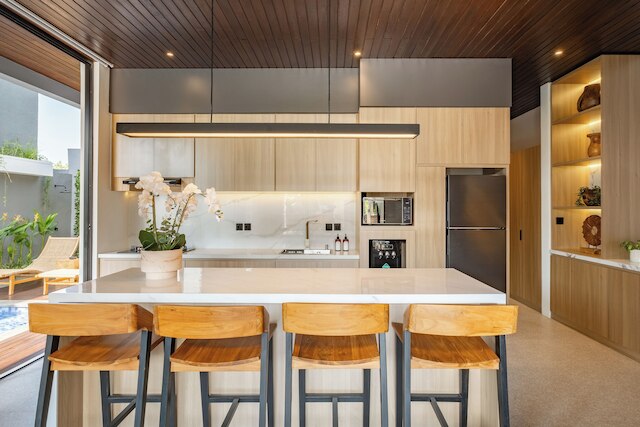 プライベート ヴィラ アイラ 9B 10ミン メラスティビーチ