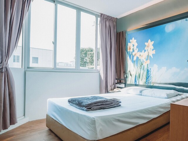 ハイ ホテル ドット 11アワーズ ステイ フロム 10PM トゥ 9AM